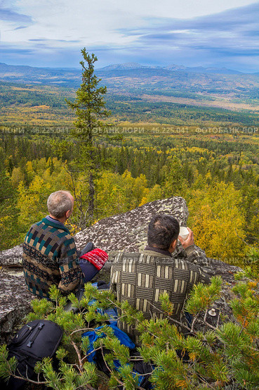 the endless Ural Taiga among the mountains and ridges on a summer day. Стоковое фото, фотограф Акиньшин Владимир / Фотобанк Лори