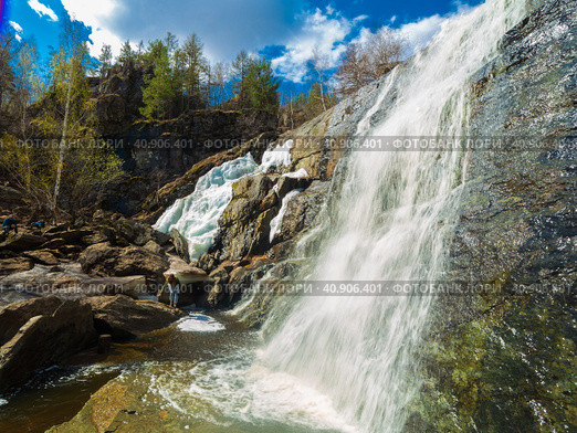 the largest waterfall in the South Urals gadelsha on a spring sunny day. Стоковое фото, фотограф Акиньшин Владимир / Фотобанк Лори