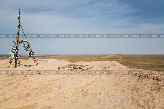 The ruins of an ancient Zoroastrian Tower of Silence (2022 год). Стоковое фото, фотограф Юлия Белоусова / Фотобанк Лори
