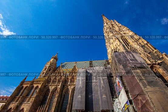 The St Stephen’s cathedral on the central of Vienna, Austria. Стоковое фото, агентство Ingram Publishing / Фотобанк Лори