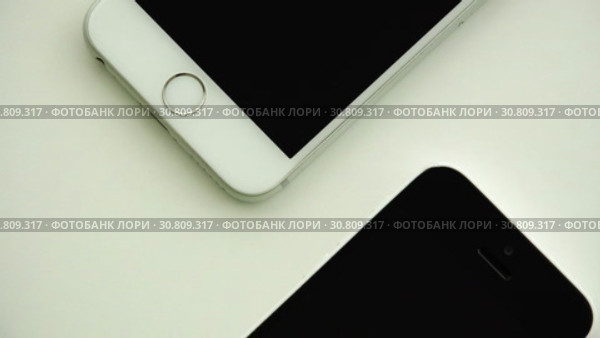 The subtlety, the elegance, and the format mobile phones. Стоковое видео, видеограф Aleksandr Sulimov / Фотобанк Лори