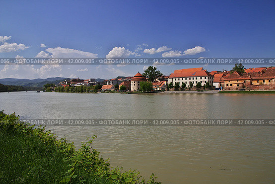The view on Lent, the oldest center of Maribor, Slovenia (2018 год). Стоковое фото, фотограф Сергей Стрелков / Фотобанк Лори