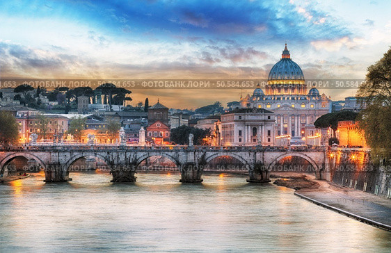 Tiber and St Peter Basilica in Vatican with rainbow, Rome. Стоковое фото, агентство Ingram Publishing / Фотобанк Лори