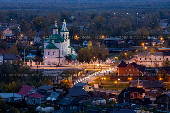 Тобольск. Церковь Архангела Михаила. Ночной вид со смотровой площадки Кремля (2023 год). Редакционное фото, фотограф Литвяк Игорь / Фотобанк Лори