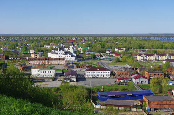 Тобольск: вид от кремля на Нижний посад (район Базарной площади), Тюменская область. Редакционное фото, фотограф Алексей Иванов / Фотобанк Лори