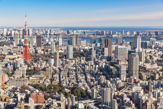 Tokyo Tower with skyline in Tokyo Japan. Стоковое фото, агентство Ingram Publishing / Фотобанк Лори