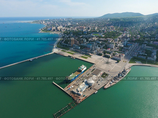 Top view of the marina and quay of Novorossiysk. Urban landscape of the port city. Стоковое фото, фотограф Леонид Еремейчук / Фотобанк Лори