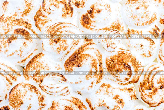 Top view on sweet meringue cake tart background. Стоковое фото, агентство Ingram Publishing / Фотобанк Лори