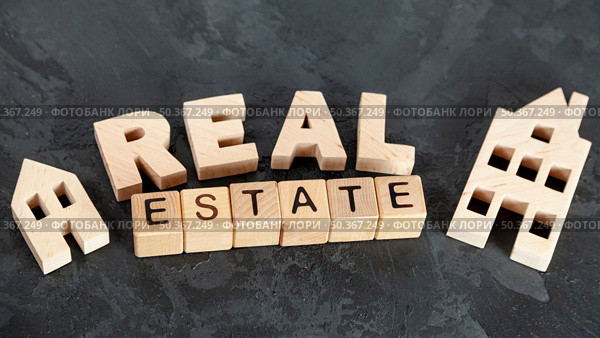 top view real estate lettering. Стоковое фото, агентство Ingram Publishing / Фотобанк Лори