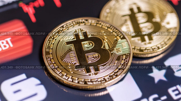 Торговля криптовалютами и биткойнами: ландшафт обмена цифровой валютой для финансовых тенденций. Стоковое AI-изображение, AI-художник ФотоИнтеллект / Фотобанк Лори