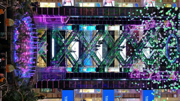Торговый центр Европа на станции Киевская в Москве / Beautiful illumination in interior of shopping center Europe at Kievskaya station. Moscow. Russia (2022 год). Редакционное видео, видеограф Сергей Пристяжнюк (Serg Zastavkin) / Фотобанк Лори