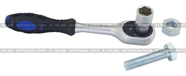 Торцевой гаечный ключ с болтом на белом фоне. Socket wrench with bolt on white background. Стоковое фото, фотограф Татьяна Д / Фотобанк Лори