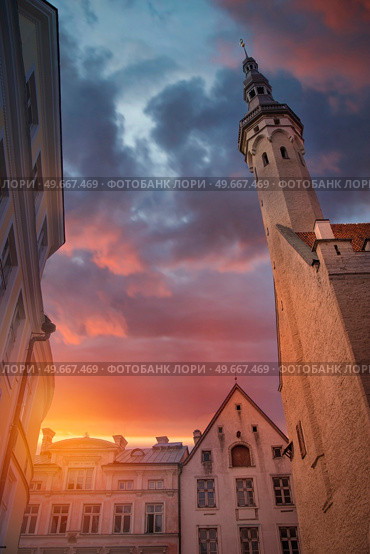 Town Hall in the city center of Tallinn. Estonia. Стоковое фото, агентство Ingram Publishing / Фотобанк Лори