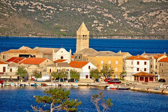 Town of Vinjerac in Velebit bay view, Dalmatia, Croatia. Стоковое фото, агентство Ingram Publishing / Фотобанк Лори
