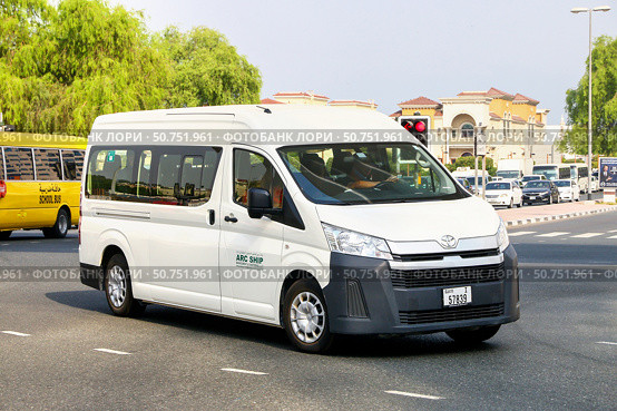 Toyota HiAce (2024 год). Редакционное фото, фотограф Art Konovalov / Фотобанк Лори
