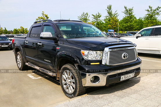 Toyota Tundra. Редакционное фото, фотограф Art Konovalov / Фотобанк Лори