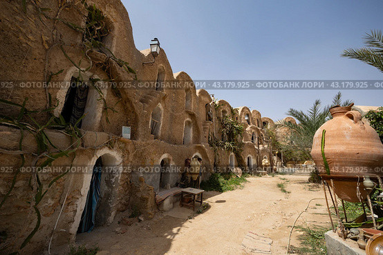 Traditional ancient multi-level earthen granaries in Ksar Medenine. Стоковое фото, фотограф Яков Филимонов / Фотобанк Лори
