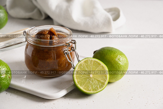 Traditional Sri Lankan Lime Pickle of lime, salt, chilli, pepper. Close up. Стоковое фото, фотограф Светлана Лажко / Фотобанк Лори