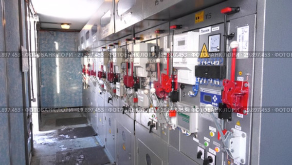 Трансформаторная подстанция. Оборудование внутри. Transformer substation. Equipment inside. Стоковое видео, видеограф Евгений Романов / Фотобанк Лори