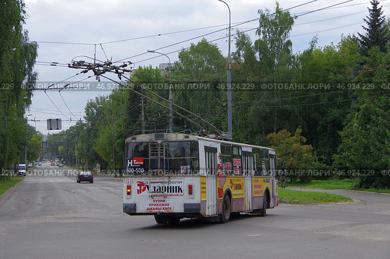Троллейбус ЗиУ-682Г-012 [Г0А] №186, перекресток улиц Герцена / Первомайской / Панфилова, Йошкар-Ола, Марий Эл (2020 год). Редакционное фото, фотограф Алексей Иванов / Фотобанк Лори