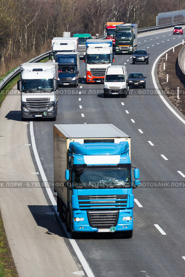 truck on highway. Стоковое фото, фотограф Erwin Wodicka / Фотобанк Лори