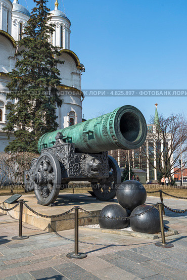 Царь-пушка в Московском Кремле (2013 год). Редакционное фото, фотограф Геннадий Соловьев / Фотобанк Лори
