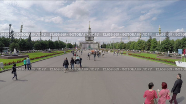 Центральный павильон и центральная авеню на ВДНХ (2015 год). Редакционное видео, видеограф Vladimir Botkin / Фотобанк Лори