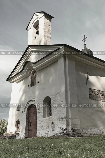 Церковь Андрея Стратилата в Великом Новгороде (2023 год). Редакционное фото, фотограф Дмитрий Грушин / Фотобанк Лори