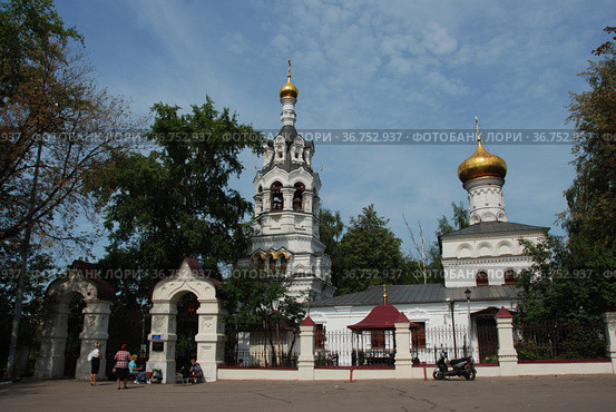 Церковь Ильи Пророка в Черкизове (на Штатной Горке). Большая Черкизовская улица, 17. Район Преображенское. Город Москва (2011 год). Редакционное фото, фотограф lana1501 / Фотобанк Лори