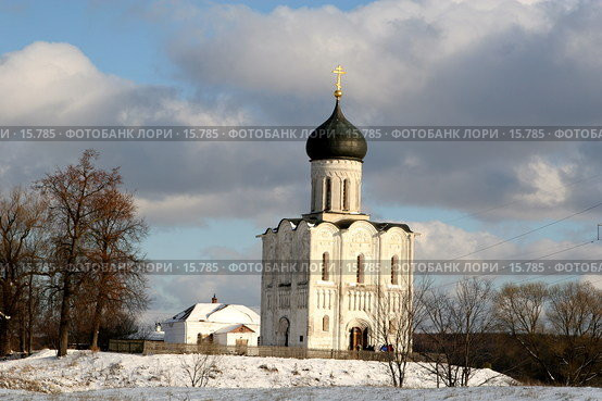 Церковь Покрова на Нерли зимой (2006 год). Редакционное фото, фотограф Ирина Терентьева / Фотобанк Лори