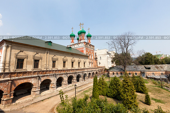 Церковь Сергия Радонежского, Высокопетровский мужской монастырь, Улица Петровка, Москва. Стоковое фото, фотограф Николай Винокуров / Фотобанк Лори