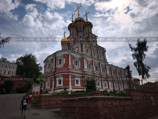 Церковь Собора Пресвятой Богородицы в Нижнем Новгороде. Стронановская церковь. Белокаменная резьба. Редакционное фото, фотограф Мария Сергеева / Фотобанк Лори