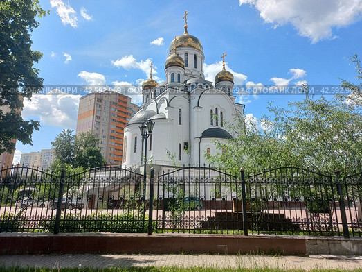 Церковь Троицы Живоначальной. Улица Победы, 3. Город Реутов. Московская область (2023 год). Стоковое фото, фотограф lana1501 / Фотобанк Лори