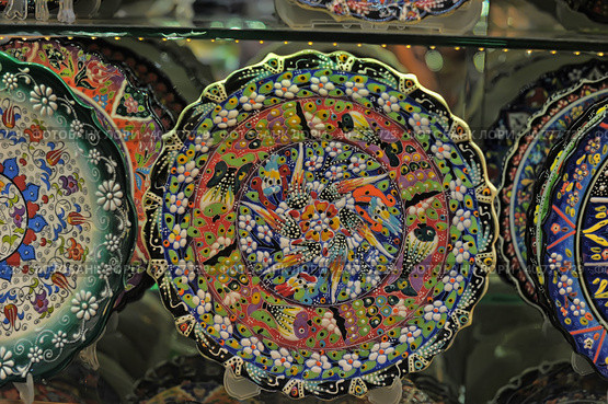 Turkey, Cappadocia, 14,07,2014 Turkish ceramics, painted plates with a souvenir shop. Редакционное фото, фотограф Анна Кривицкая / Фотобанк Лори