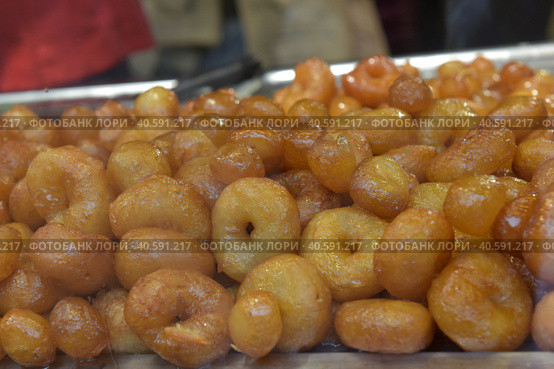 Turkish Street Dessert Halka Tatlisi. Стоковое фото, фотограф Анна Кривицкая / Фотобанк Лори
