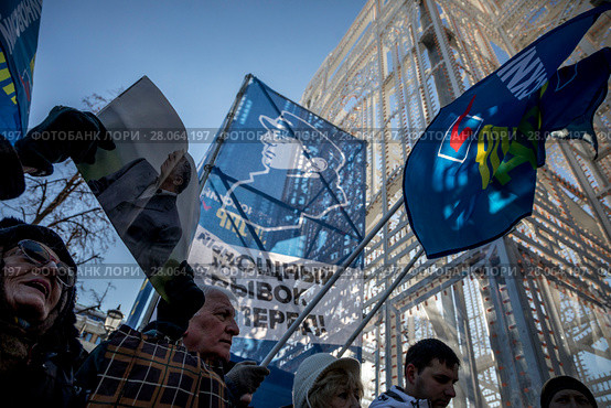 Участники митинга-концерта партии ЛДПР в честь Дня защитника Отечества на Пушкинской площади в центре города Москвы, Россия (2018 год). Редакционное фото, фотограф Николай Винокуров / Фотобанк Лори