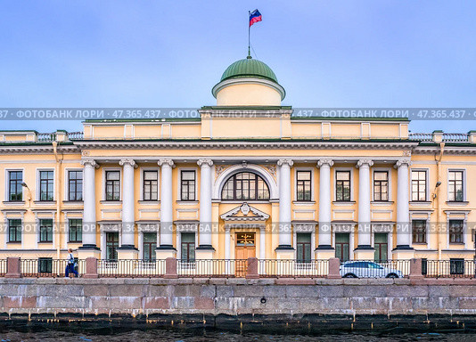 Училище правоведения, набережная реки Фонтанки, Санкт-Петербург. Стоковое фото, фотограф Baturina Yuliya / Фотобанк Лори