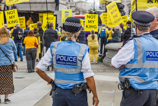 UK Police Liaison Officers Monitoring Peaceful Protest. London, UK, 5 May 2024. Редакционное фото, фотограф Zydrius Tartenis / Фотобанк Лори