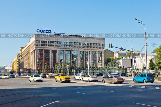 Уланский переулок, дом 26 (со стороны проспекта Академика Сахарова). Москва (2024 год). Редакционное фото, фотограф E. O. / Фотобанк Лори