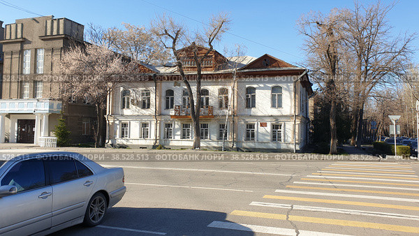 Улица Токтоболота Абдумомунова. Бишкек. Киргизия (2022 год). Редакционное фото, фотограф lana1501 / Фотобанк Лори