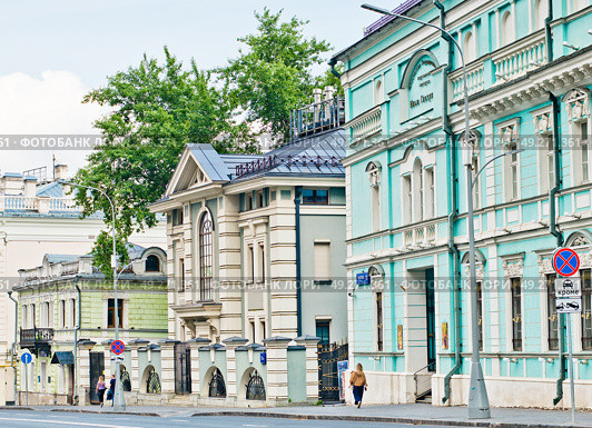 Улица Волхонка. Летний день. Москва. Россия. Редакционное фото, фотограф E. O. / Фотобанк Лори