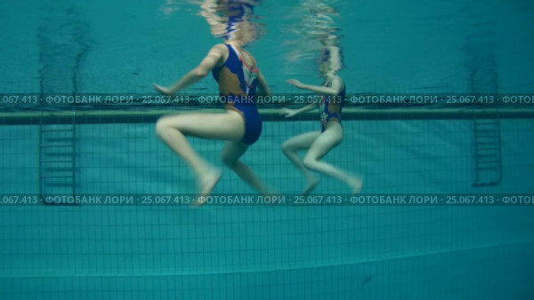 Underwater view of Synchronized Swimming. Стоковое видео, видеограф Некрасов Андрей / Фотобанк Лори