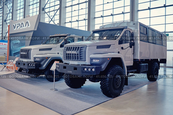 Ural NEXT shift buses at exhibition Interpolitech - Moscow, Russia, 10 25 2019. Редакционное фото, фотограф Андрей Журавлев / Фотобанк Лори