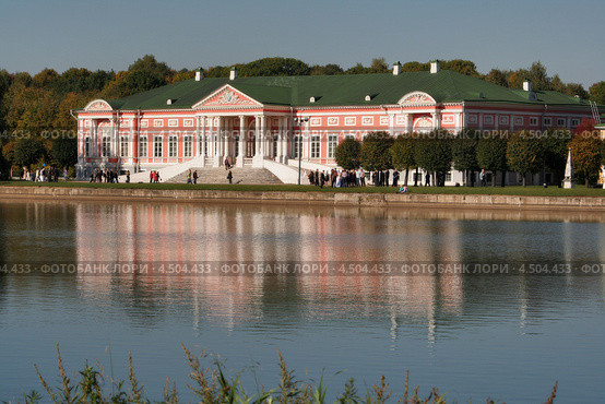 Усадьба Кусково осенью (2007 год). Редакционное фото, фотограф Julia Shepeleva / Фотобанк Лори