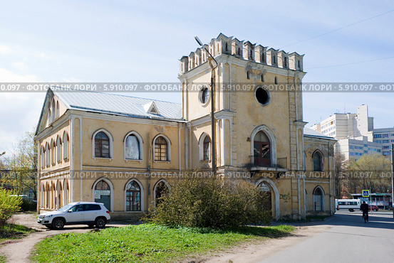 Усадьба Новознаменка - Готический дом. Санкт-Петербург (2014 год). Редакционное фото, фотограф Александр Щепин / Фотобанк Лори