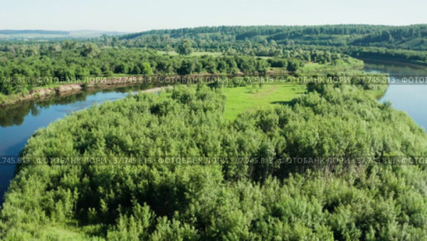 Южный Урал, Башкирия, река Ай. Вид с воздуха. The Southern Urals, Bashkiria, the Ai River. Aerial view. Стоковое видео, видеограф Евгений Романов / Фотобанк Лори