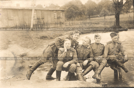 В дни отечественной войны. Под Берлином возле речки. 29.04.1945. Стоковое фото, фотограф Retro / Фотобанк Лори