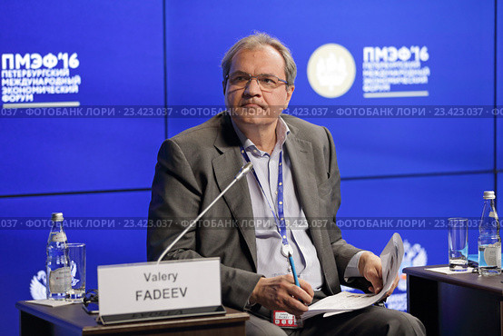 Валерий Фадеев - российский журналист и общественный деятель, генеральный директор медиахолдинга "Эксперт" на Петербургском международном экономическом форуме ПМЭФ-2016. Редакционное фото, фотограф Игорь Долгов / Фотобанк Лори