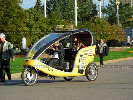Велотакси. ВВЦ (ВДНХ). Город Москва (2012 год). Редакционное фото, фотограф lana1501 / Фотобанк Лори