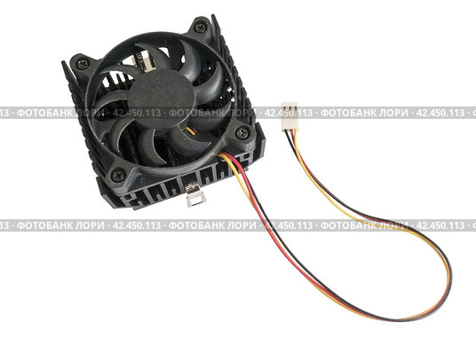 Вентилятор охлаждения процессора компьютера на белом фоне. CPU cooler with cooling radiator on a white background. Стоковое фото, фотограф Татьяна Д / Фотобанк Лори